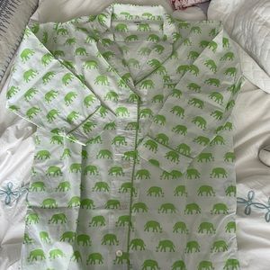 Small Marigot nightshirt with green elephants